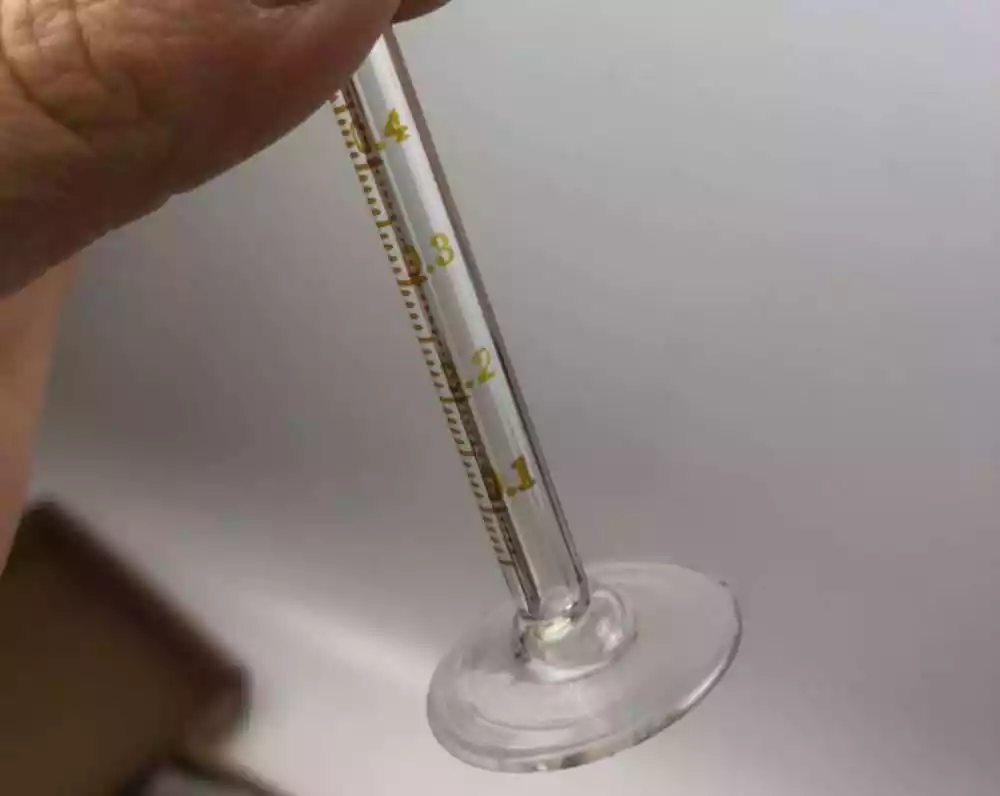 1 ml Graduated Cylinder